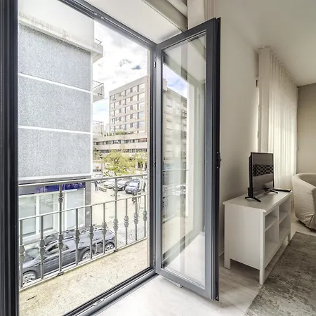 By House And People 아파트 브라가