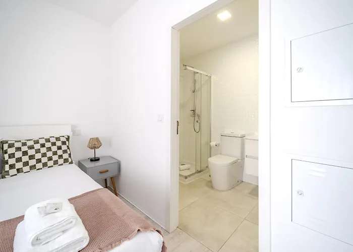 Apartmán By House And People *