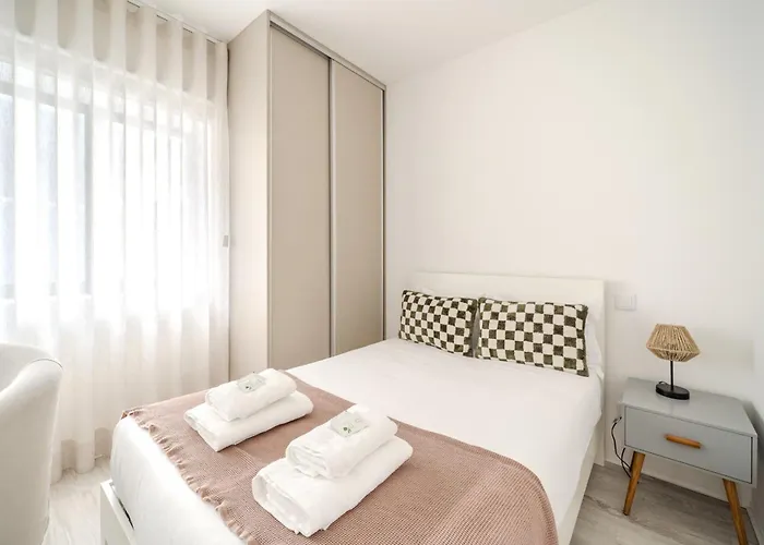 Apartmán By House And People *